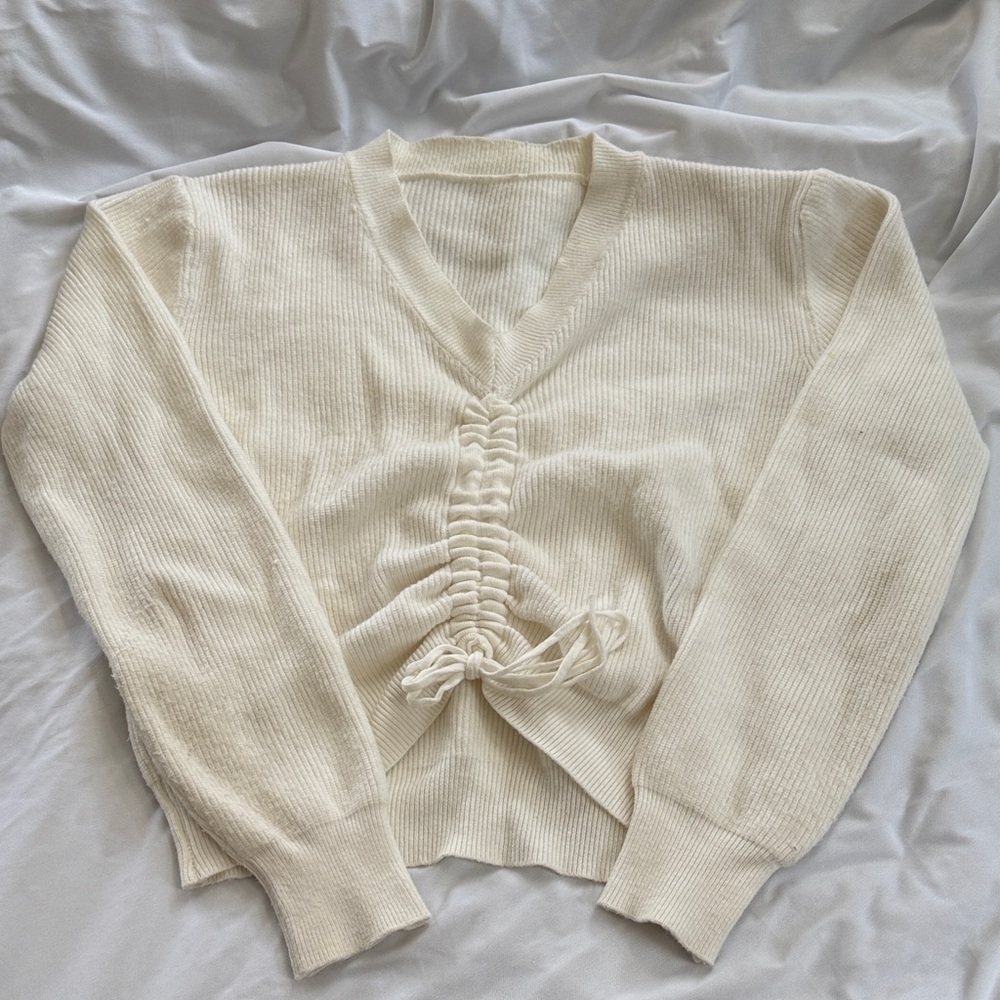 Women's Cream V-Neck Ruched Front Cropped Sweater